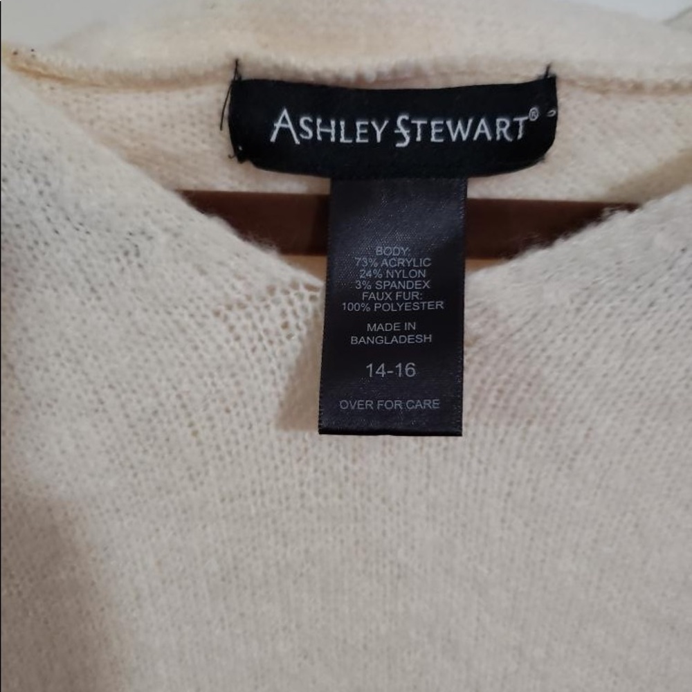 Sweater - Picture 2 of 4